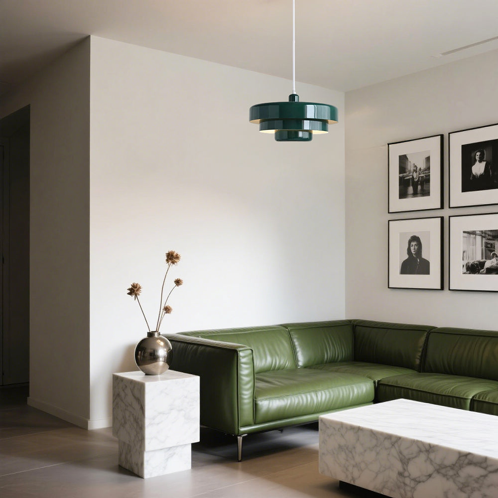 Pastelkleurige glazen hanglamp - moderne eetkamerinrichting